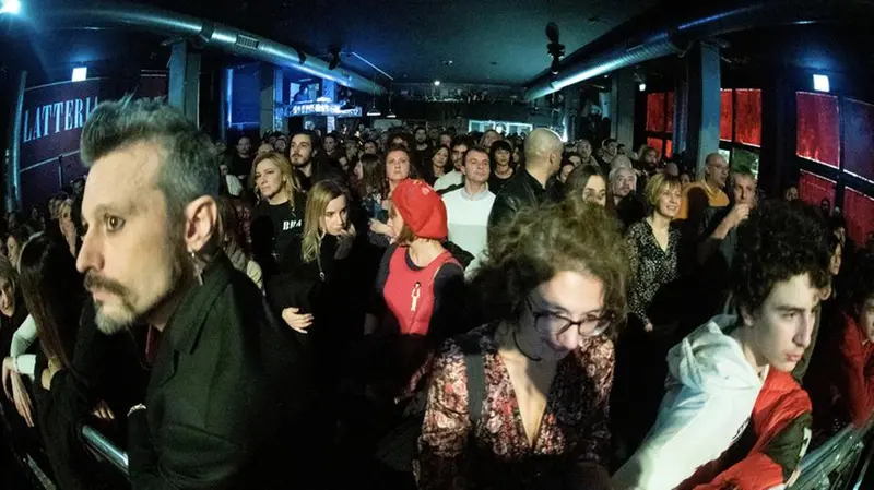 L'indie si ritrova in Latteria per i Bambini dell'Asilo