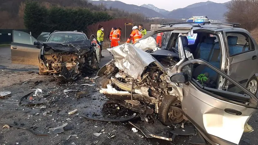 Lo schianto frontale è avvenuto a Preseglie, lungo la sp 79