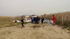 La spiaggia dove si sono arenati i corpi dei migranti