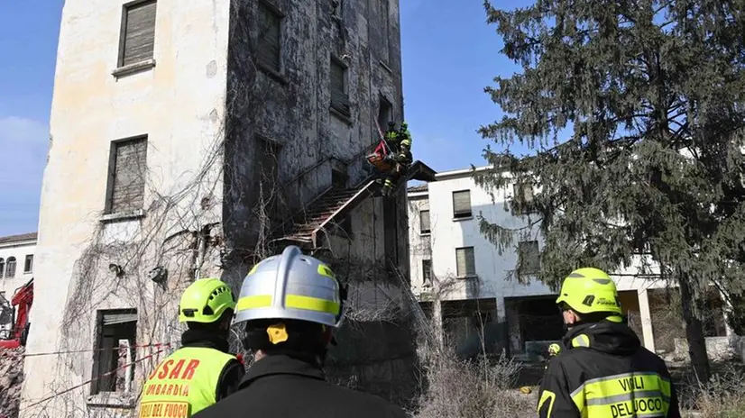 L'esercitazione dei Vigili del Fuoco all'ex Arici di San Polo - Foto Marco Ortogni/Neg © www.giornaledibrescia.it