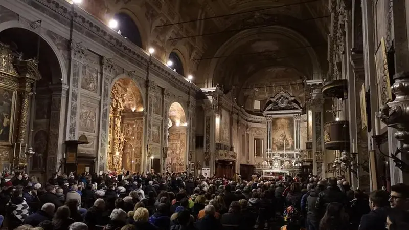 La messa di apertura nella Parrocchiale di San Giorgio - © www.giornaledibrescia.it