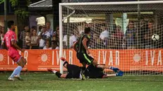 Torneo notturno di Porzano di Leno, un gol della passata edizione - © www.giornaledibrescia.it