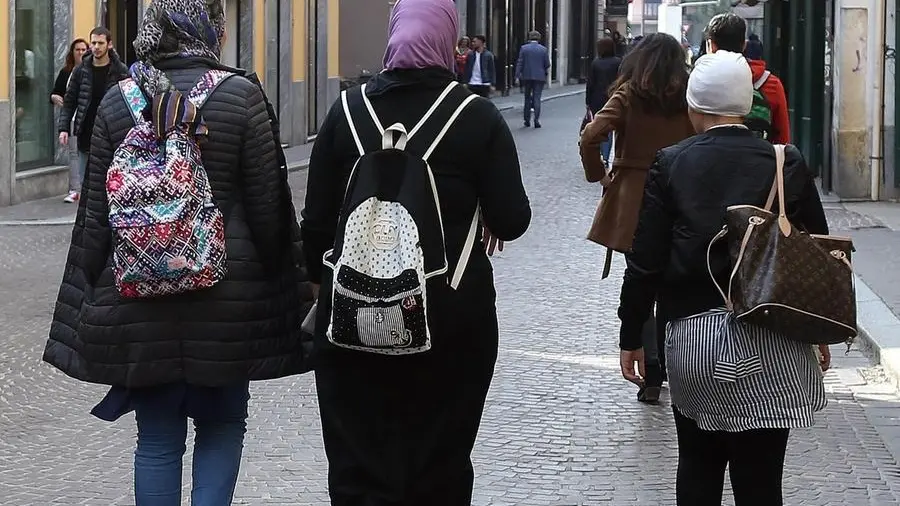 La ragazza è stata aggredita perché ha pubblicato un video sui social senza il velo