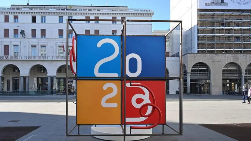 Il logo di Bergamo e Brescia Capitale italiana della cultura 2023 - Foto Marco Ortogni Neg © www.giornaledibrescia.it