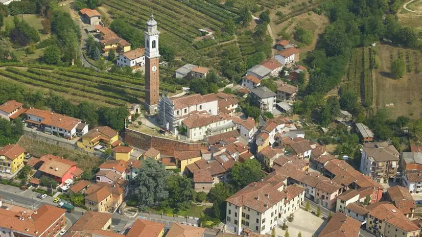 Capriano del Colle in una veduta dall'alto