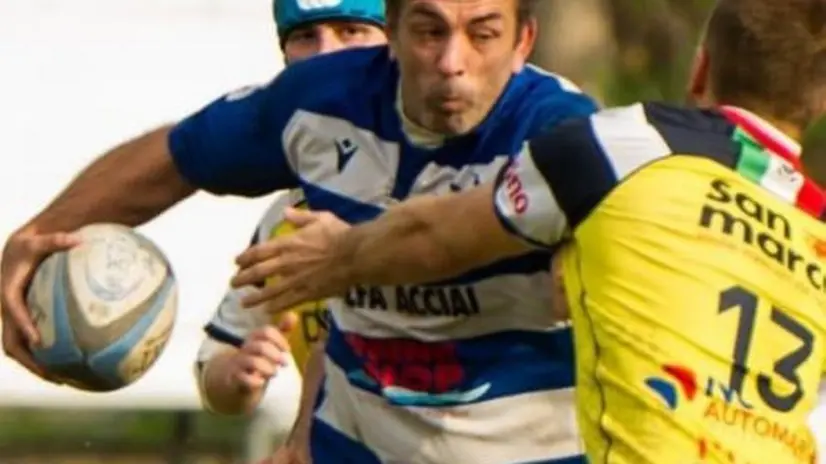 «Inarrestabile»: Matteo Rizzotto, una delle colonne del Rugby Brescia - © www.giornaledibrescia.it