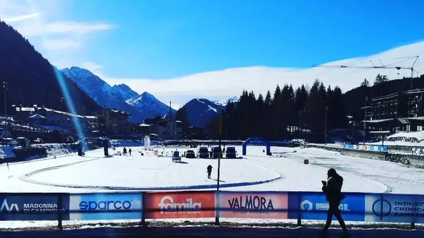 Il laghetto ghiacciato di Madonna di Campiglio (foto d'archivio) - © www.giornaledibrescia.it