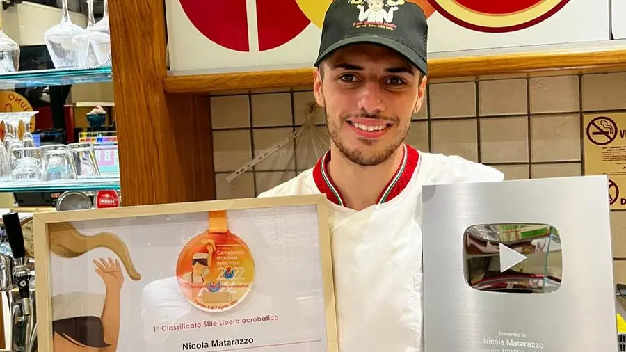Nicola, lo youtuber innamorato della pizza supera quota 100mila iscritti – Giornale di Brescia