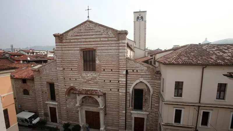 La chiesa di san Giovanni Evangelista in città - Foto Marco Ortogni/Neg © www.giornaledibrescia.it