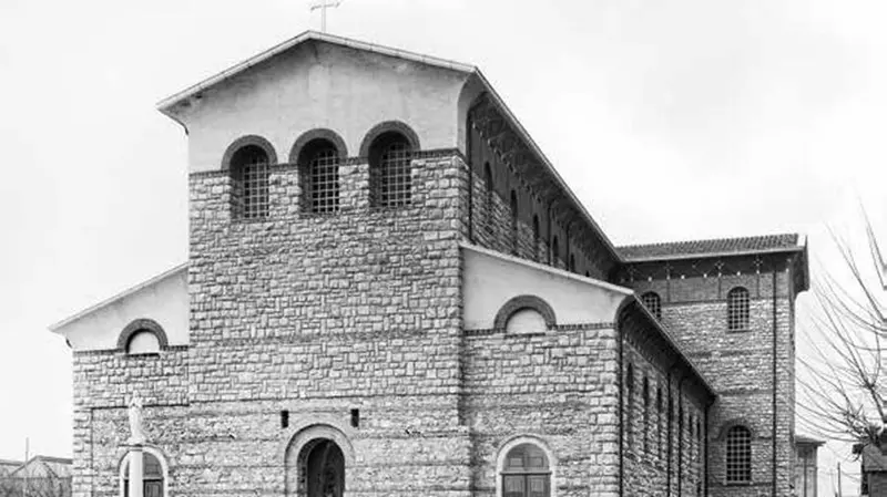La chiesa Pavoniana, terminata nel 1928 su progetto di Egidio Dabbeni - Foto Fondazione Negri