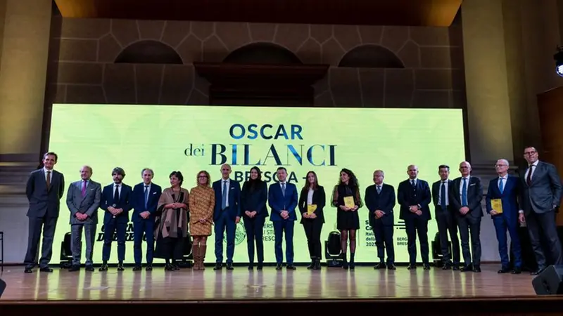 Il palco degli «Oscar dei bilanci» 2022 - © www.giornaledibrescia.it