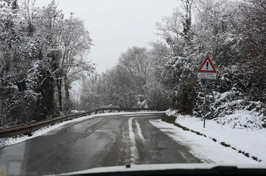 La prima neve del 2023 sul monte Maddalena