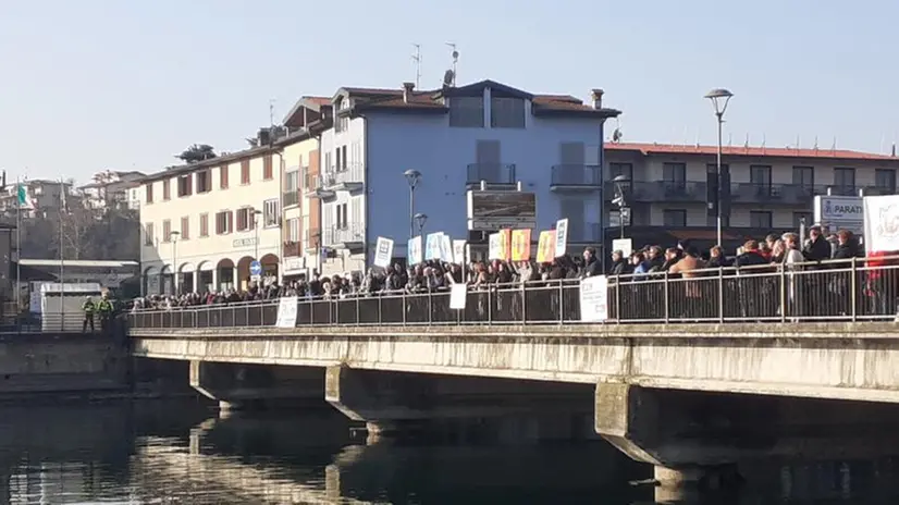 L'incontro sul ponte tra Paratico e Sarnico per Capitale della Cultura