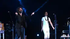 Cristicchi e Amara sul palco del Sociale per «Torneremo ancora», omaggio a Battiato