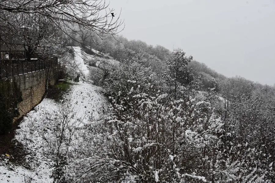 La prima neve del 2023 sul monte Maddalena