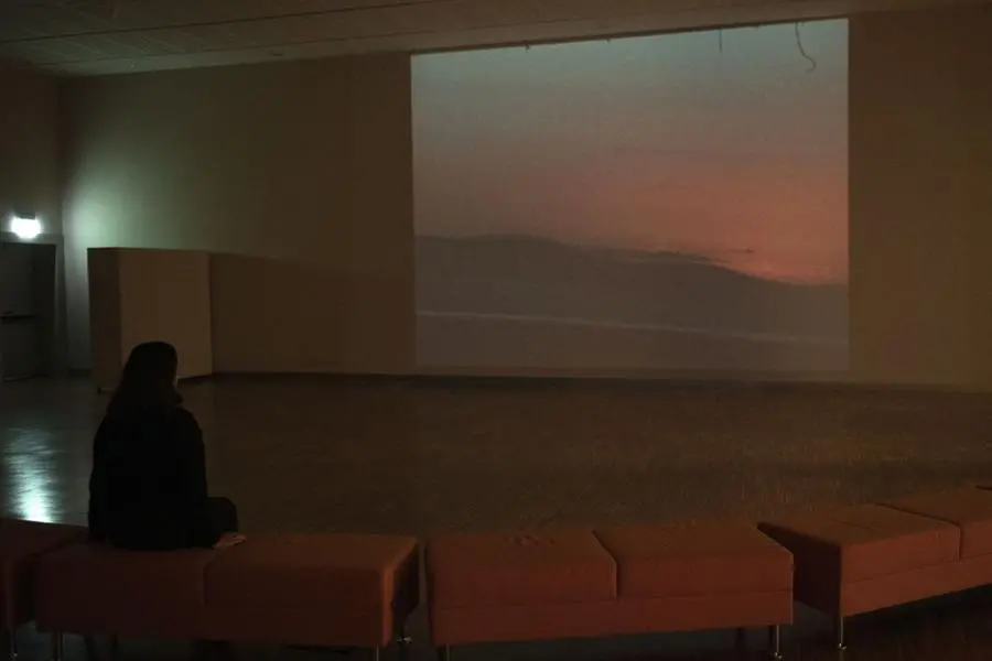 Il video Sunset e la conferenza stampa di presentazione della mostra