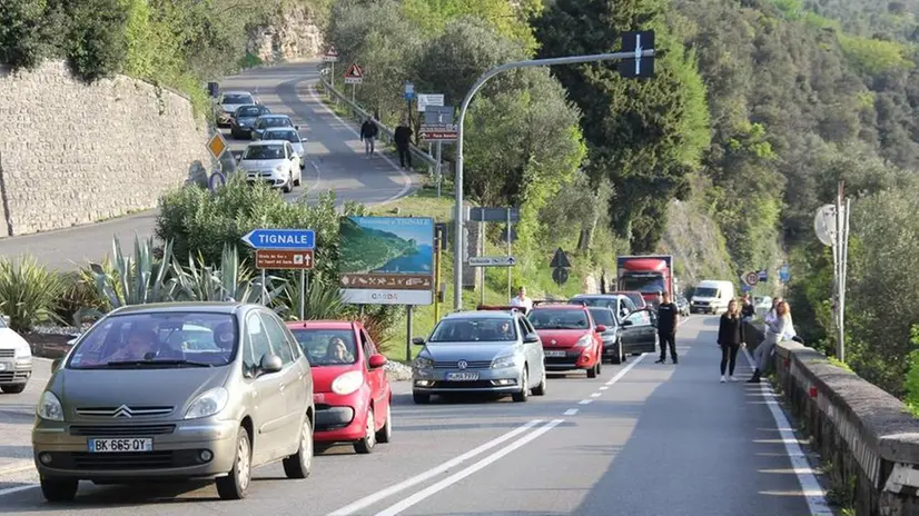 Traffico estivo sull’Alto Garda: una scena che si ripete anno dopo anno - Foto © www.giornaledibrescia.it
