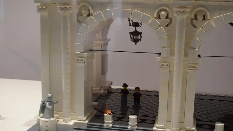 Un dettaglio di Palazzo Loggia costruita con i Lego - © www.giornaledibrescia.it