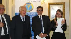 Il presidente Garofalo con i due nuovi soci del Panathlon Brescia - © www.giornaledibrescia.it
