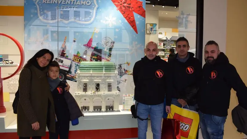 L'apertura del negozio Lego in corso Zanardelli