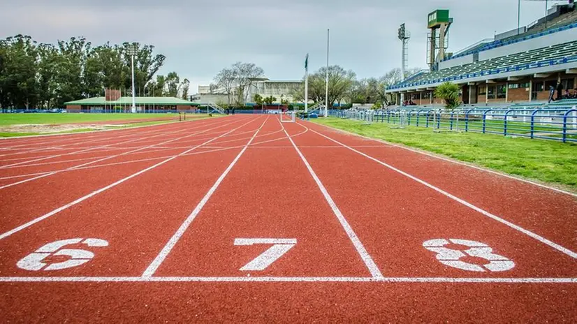 Una pista di atletica