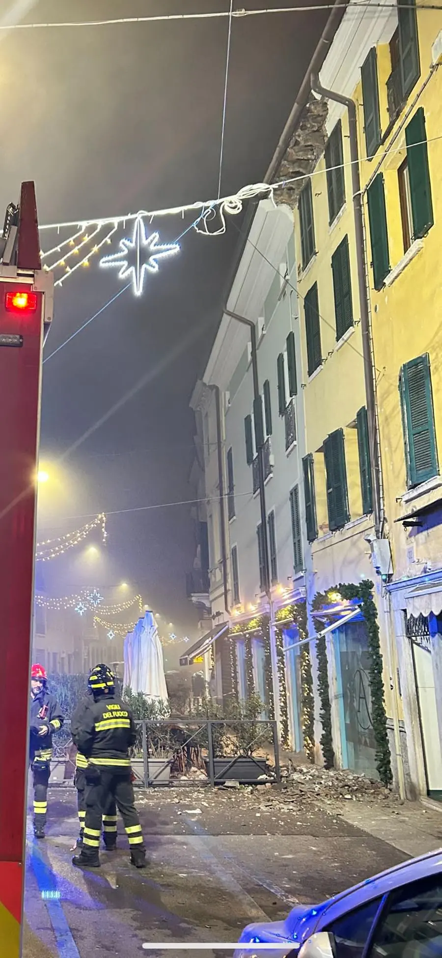 In corso Cavour ieri sera si è staccato un pezzo di cornicione