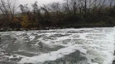 La schiuma nel fiume Mella