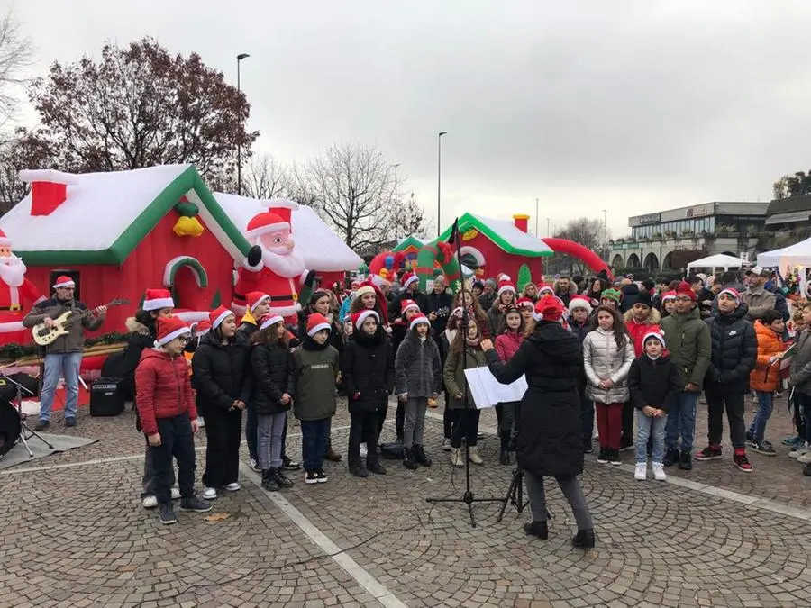 In Piazza con noi in diretta dal villaggio di Natale di Torbole Casaglia