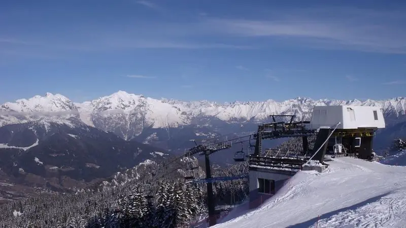 La seggiovia che porta al Monte Altissimo di Borno