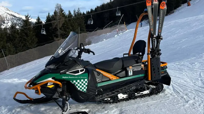 La nuova motoslitta in dotazione alla Polizia Provinciale di Brescia