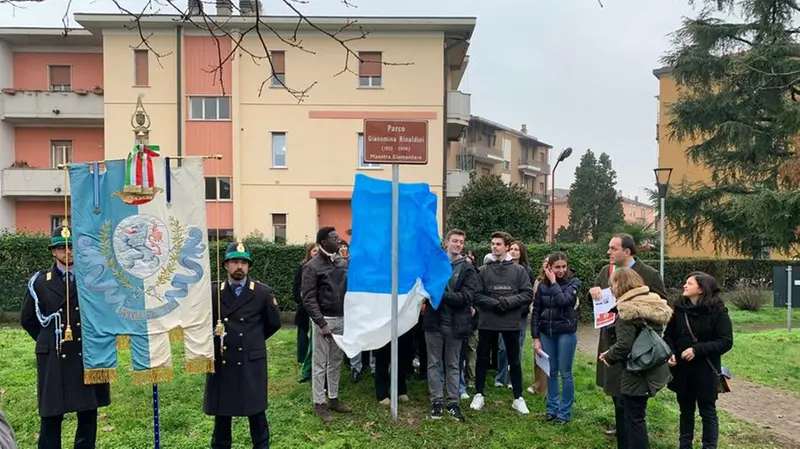 L'inaugurazione delle targhe intitolate alle donne illustri in via Chiusure