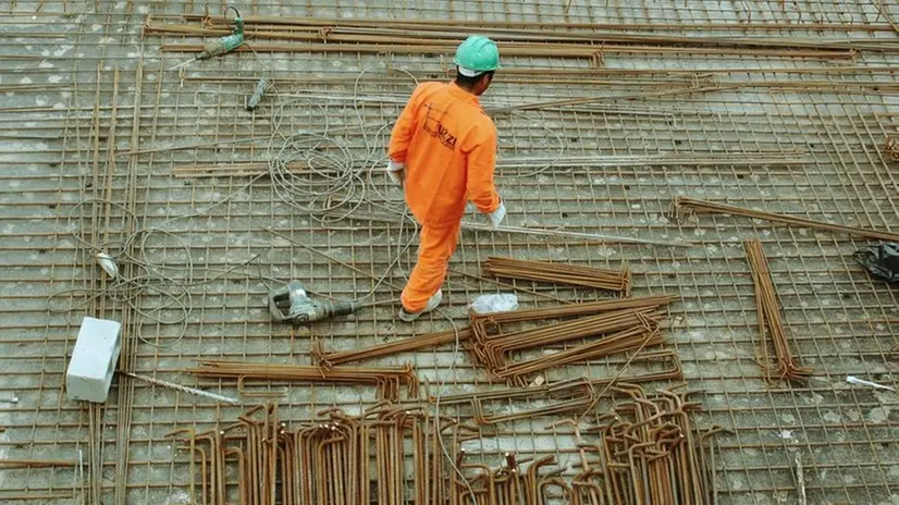 Un operaio al lavoro