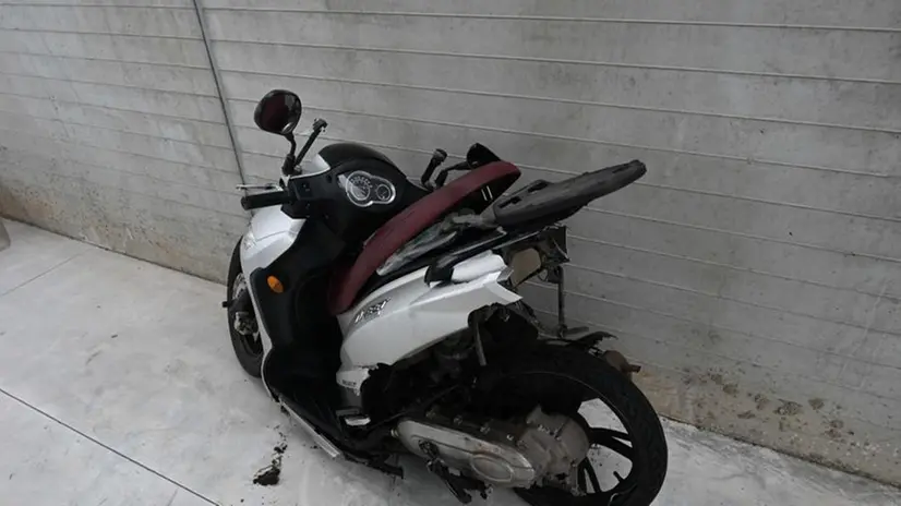 Dello, tragico schianto: muore travolto mentre spinge il suo scooter guasto