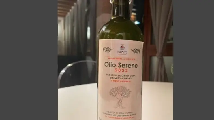 Una bottiglia di Olio Sereno 2022 - © www.giornaledibrescia.it