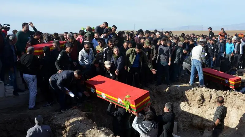 Funerali delle vittime dei bombardamenti turchi - © Foto Michele Borra