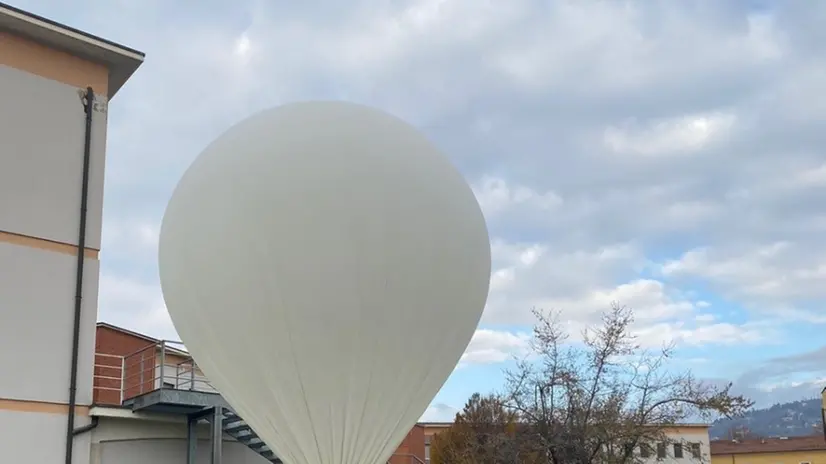 Il lancio del pallone aerostatico di Aurora Marras
