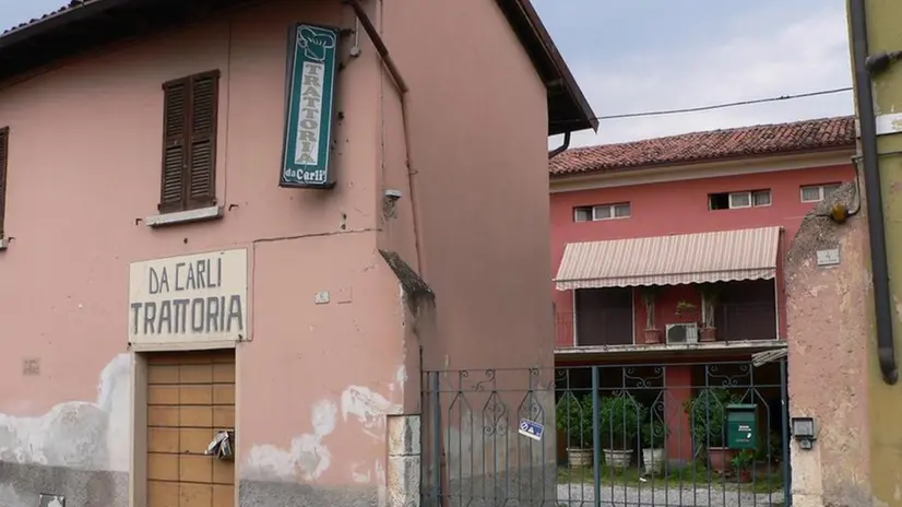 La trattoria Carlì chiusa dal 2008 era un luogo simbolo di convivialità per i gussaghesi - © www.giornaledibrescia.it