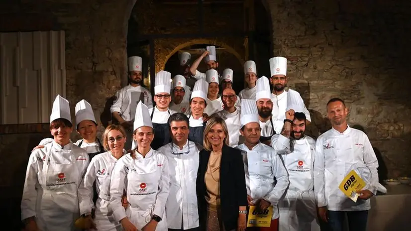 I vincitori della scorsa edizione con Clara Camplani e Beppe Maffioli - Foto New Reporter Favretto © www.giornaledibrescia.it