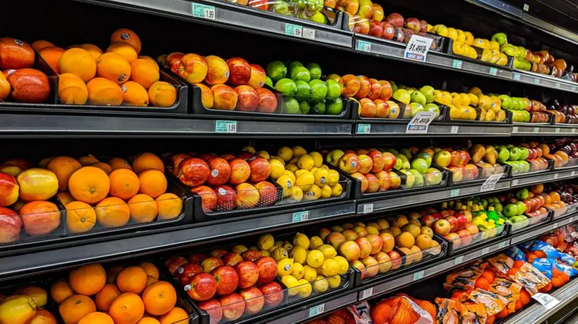 Un negozio di frutta e verdura (foto d'archivio)