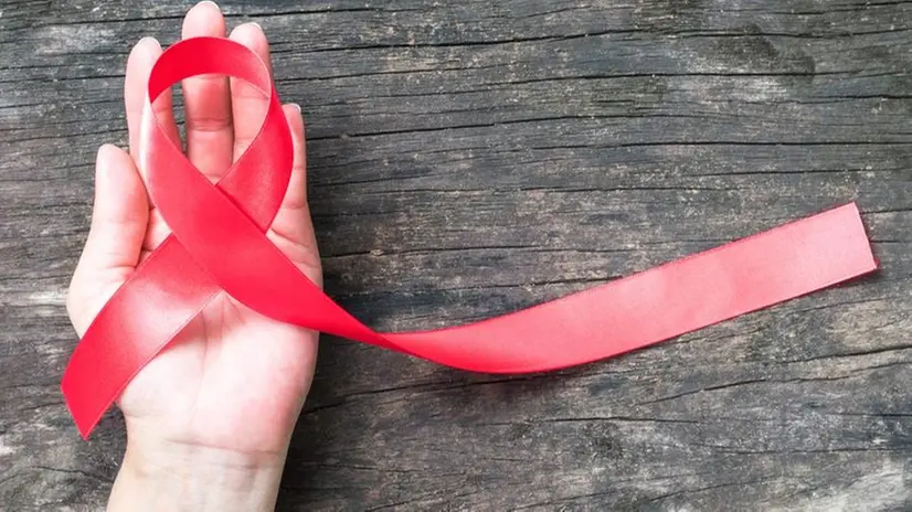 Il fiocchetto rosso simboleggia la lotta contro l'Aids
