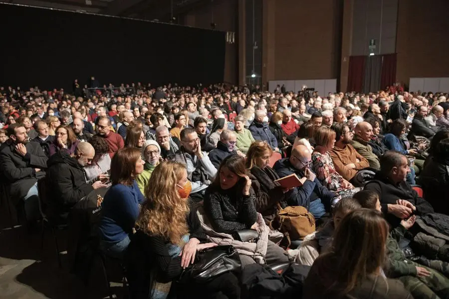 Alcuni momenti del concerto di Angelo Branduardi a Brescia