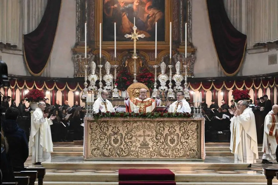 La celebrazione della messa della notte di Natale in Duomo a Brescia