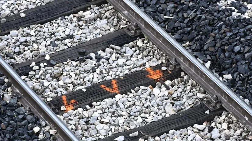 Treno deragliato a Iseo, il sopralluogo della Procura sui binari