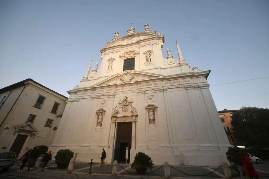 L'inaugurazione della facciata della basilica dei santi patroni in via San Faustino