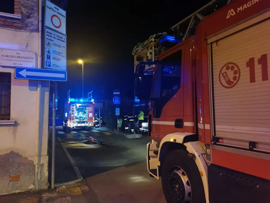 I soccorritori in via San Martino a Castenedolo