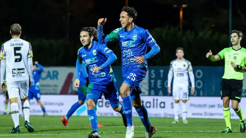 Calcio, serie C: FeralpiSalò-Trento 1-0