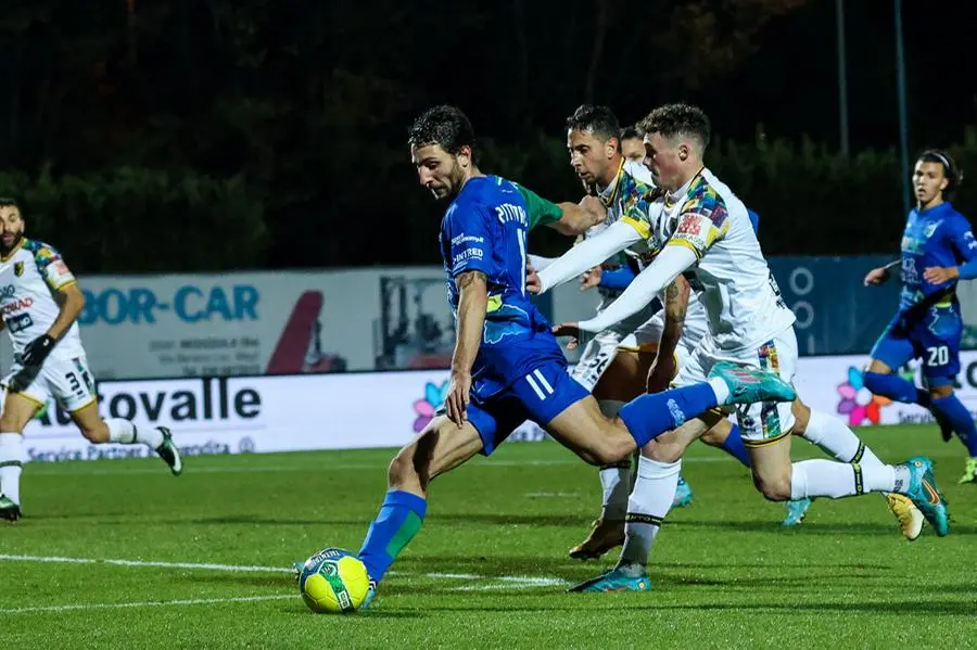 Calcio, serie C: FeralpiSalò-Trento 1-0