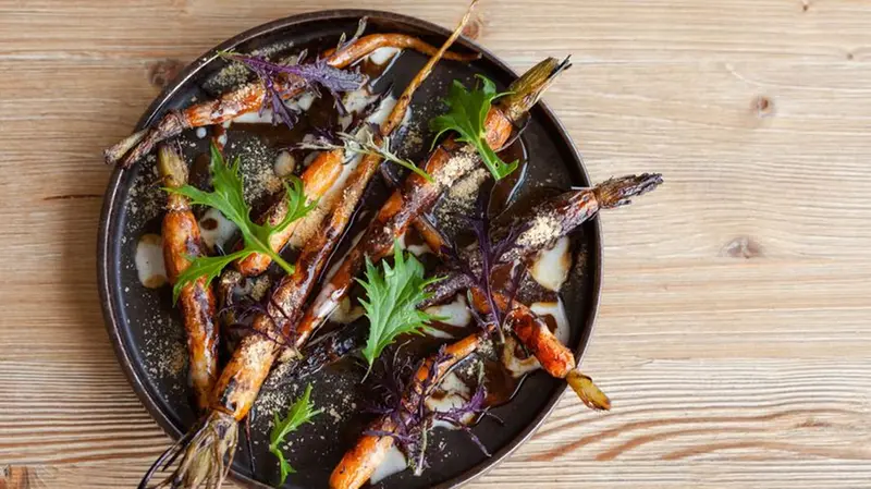 Le carote con lievito madre e salsa al burro