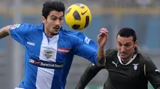 13 febbraio 2011: Brescia-Lazio, Scaloni affronta il biancazzurro Kone - © www.giornaledibrescia.it