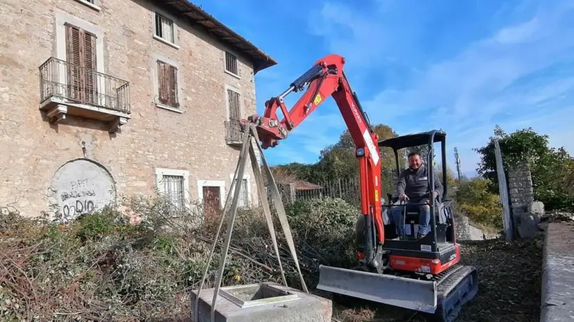 Santissima, ritrovata la cornice di pietra trafugata